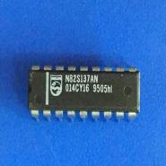 82S137